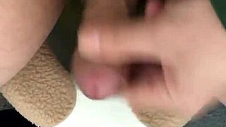 japanese 30s amateur masturbates in the morning toilet