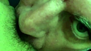 milf gets her pussy licked and eaten in oral session