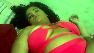 pregnant babe masturbates solo in sexy amateur session