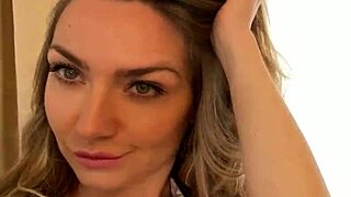 Kjærestens hete kropp ber om hard fucking