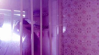 This Latina woman showers and films herself