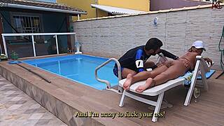 Meu Marido Foi Trabalhar E Piscineiro Veio Limpar Minha Piscina