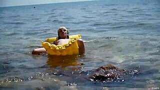 Sexy Sirena hits climax fingering at beach