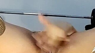 Young pussy drips during real orgasm!