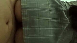 Me Lleve a La Más Puta de La Escuela a Un Hotel Le Frote Mi Pene en Sus Ricas Nalgas Colegiala Puta Da Unos Ricos Sentones