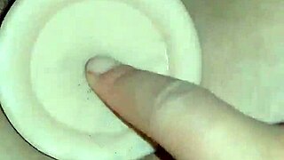 Lesbians found using dildo and squirting on lost phone