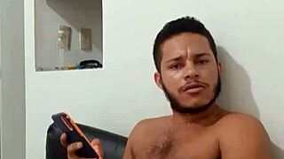 novinho dotado cums deliciously while masturbating