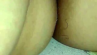 Lesbians found using dildo and squirting on lost phone