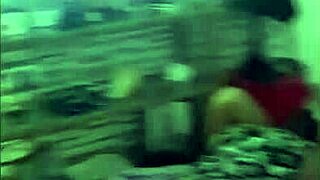 Див групов екшън в къщата на приятели с двама мъже, доминиращи три жени. Чисто унижение и суров кучешки стил!