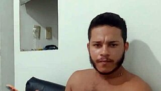 novinho dotado cums deliciously while masturbating