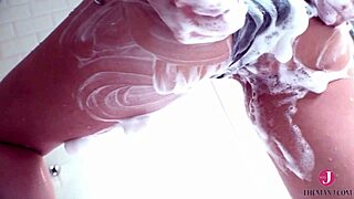 just chilling with honoka at the hot spring fetish shoot.