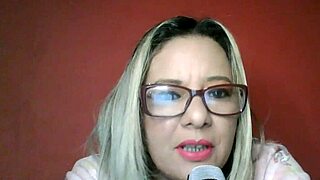 Discovering my attractive biological mother in erotic encounter