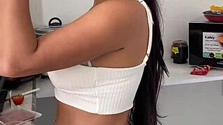 Beautiful latina with big tits and ass makes breakfast