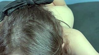 Har du sett en enorm sperma-facial på goth-tjej med svart läppstift?