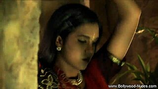 Indian beauty reveals her mystery as a mature lady