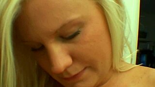 Hot blonde gives slutty blowjob