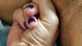 Mature Prostitute Gives Massage In Space Salvaley