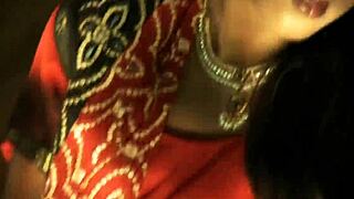 Indian beauty reveals her mystery as a mature lady