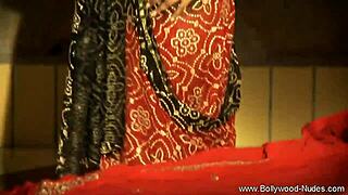 Indian beauty reveals her mystery as a mature lady