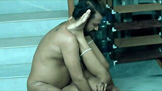 Sexiga indiska Sudipa längtar efter sex med maken rejält!