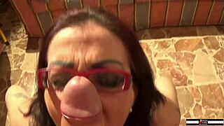 Kicca martini fa un delizioso pompino