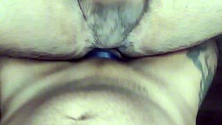 uma orgia entre amigos cheia de emo��es intensas e conex��es profundas