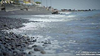 Gold Digger Slut Florane Russell Chooses Fucking Over Photos