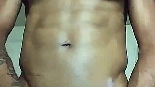 Bas baat kar raha hoon aur apna bada ebony cock stroke kar raha hoon