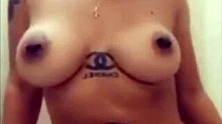 Mulata Paola Masturbates In Bathtub