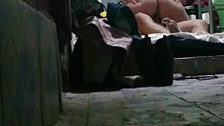 esta chica lo sabe menear