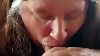 Blowjob givng cheating wife gets blowjob from her friend's girlfriend