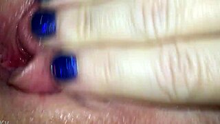 gorgeous pussy fingered in solo masturbation