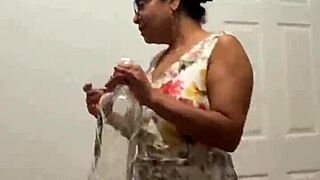 Latin beauty seduces fans backstage### Target error:learning how to make money from Los Santos fairly quickly### Related Topics:The beauty and GTA IV have quickly gotten fans hooked!