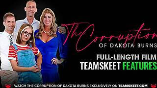 Shoplyfter - Stortittade collegedamer knullar säkerhetsvakt för att komma undan problem!