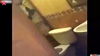 mi madrastra no esta quiero comer polla padrastro baño 😏