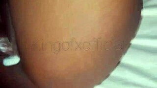 Gozei na buceta cremosa da novinha e continuei lhe dando pau