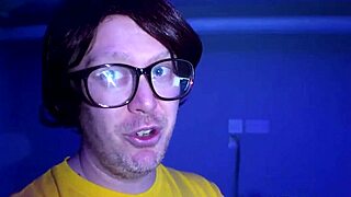 Leeds Geek Tricked Into Sucking By Big Brit Beauty