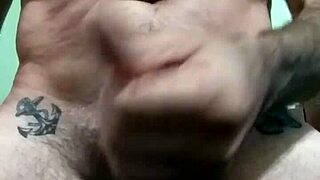 I have the desire to cum in this gay close up scene