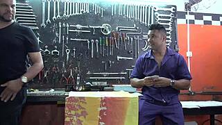 Mecanico Fudendo Buceta e Cuzinho