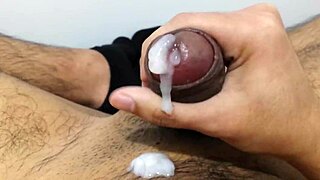 Sacándome La Leche Acumulada En Close Up