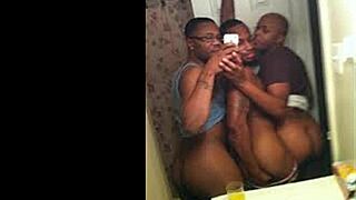 Tunisia Gay Guy Gets Raw in Steamy Action