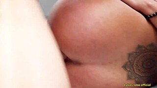 vizinha pediu massagem e pagou com cuzinho