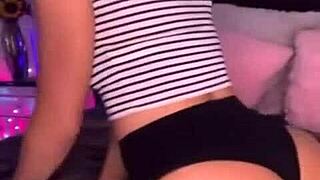 Sexy young girl shows off her sexy webcam moves