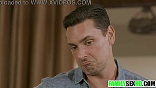 ابنة الزوجة سكاوت تتناك من أبوها وأخوها في ثلاثي