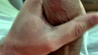 Bisexual twink wants to suck my penis