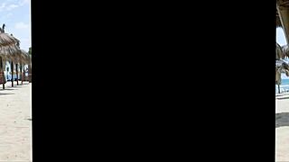 Modelz beauty wants to play