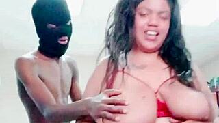 Chubby queen meets ben10 for an encounter