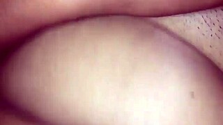 una puta infiel sirve como deposito de esperma