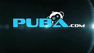 קפרי קוואני דוחפת דילדו עמוק לכוס הרטובה שלה. צפו במשחק סולו!