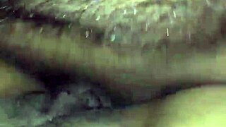 una puta infiel sirve como deposito de esperma